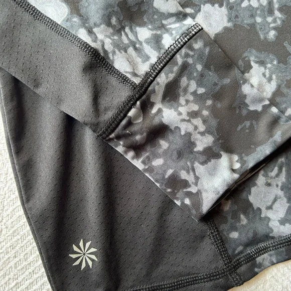 Athleta Runaway Top Black Long Sleeve Lycra Large NWT Workout Running Gym - Picture 5 of 7